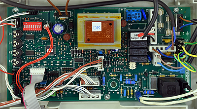 gw betacom 24c 722366 pcb in situ.jpg